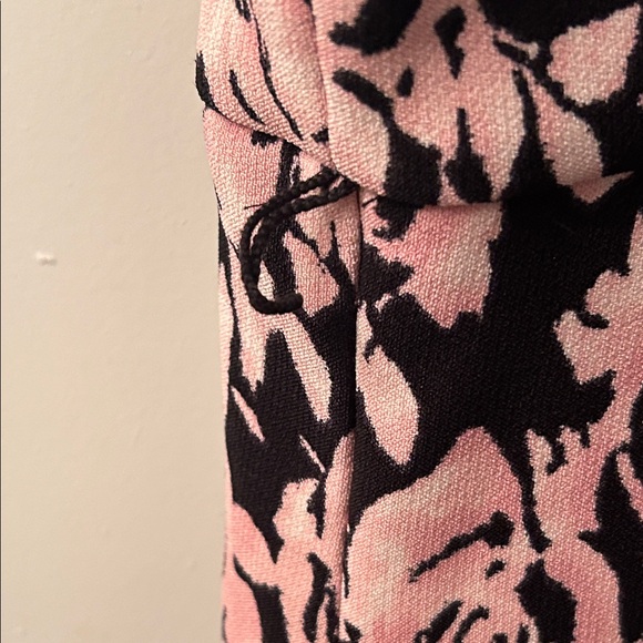 Cottage Core Floral Pink and Black Sleeveless Dress with pockets - Picture 7 of 13